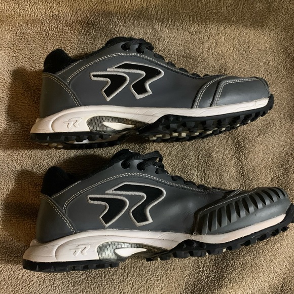 ringor turf shoes with pitching toe